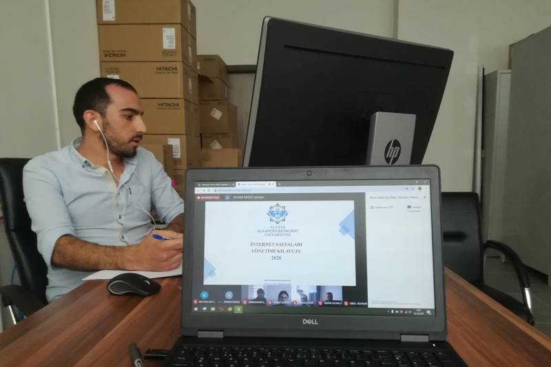 A MEETING WAS ORGANIZED WITH DEPARTMENTAL WEB PAGE ADMINISTRATORS